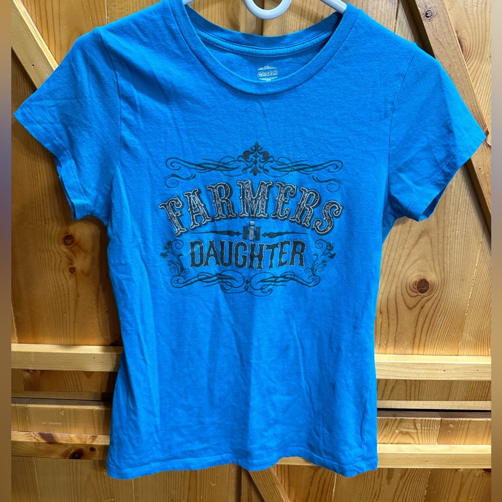 Women’s Case International Farmers Daughter T-Shirt - Medium